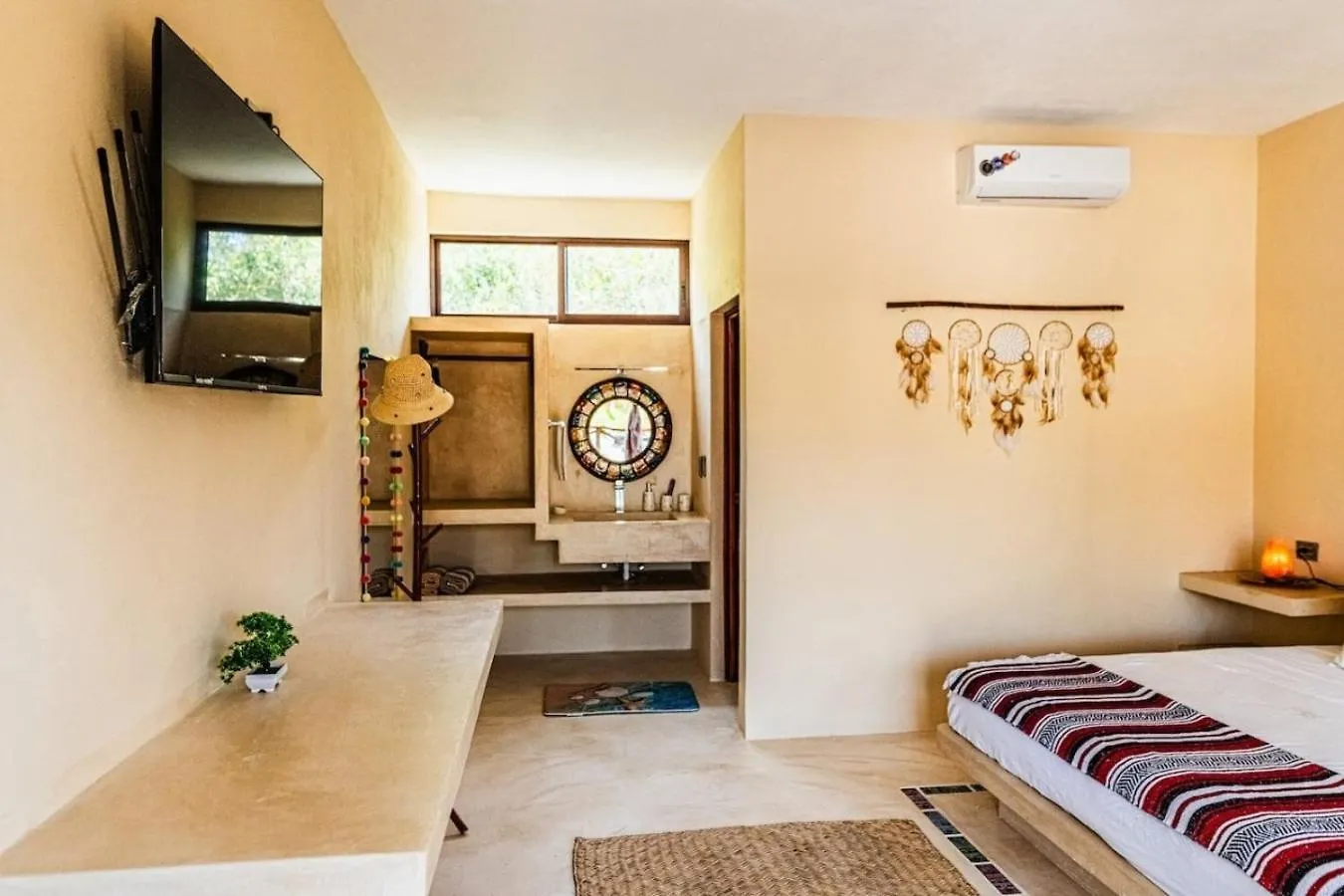 Holiday home Massive Compound With Private Pool That Is Walking Distance To The Beach