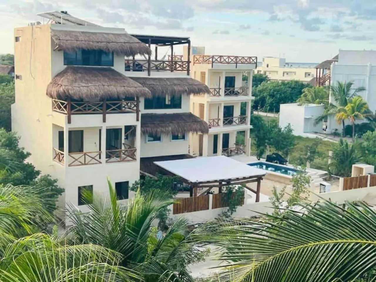 Holiday home Massive Compound With Private Pool That Is Walking Distance To The Beach